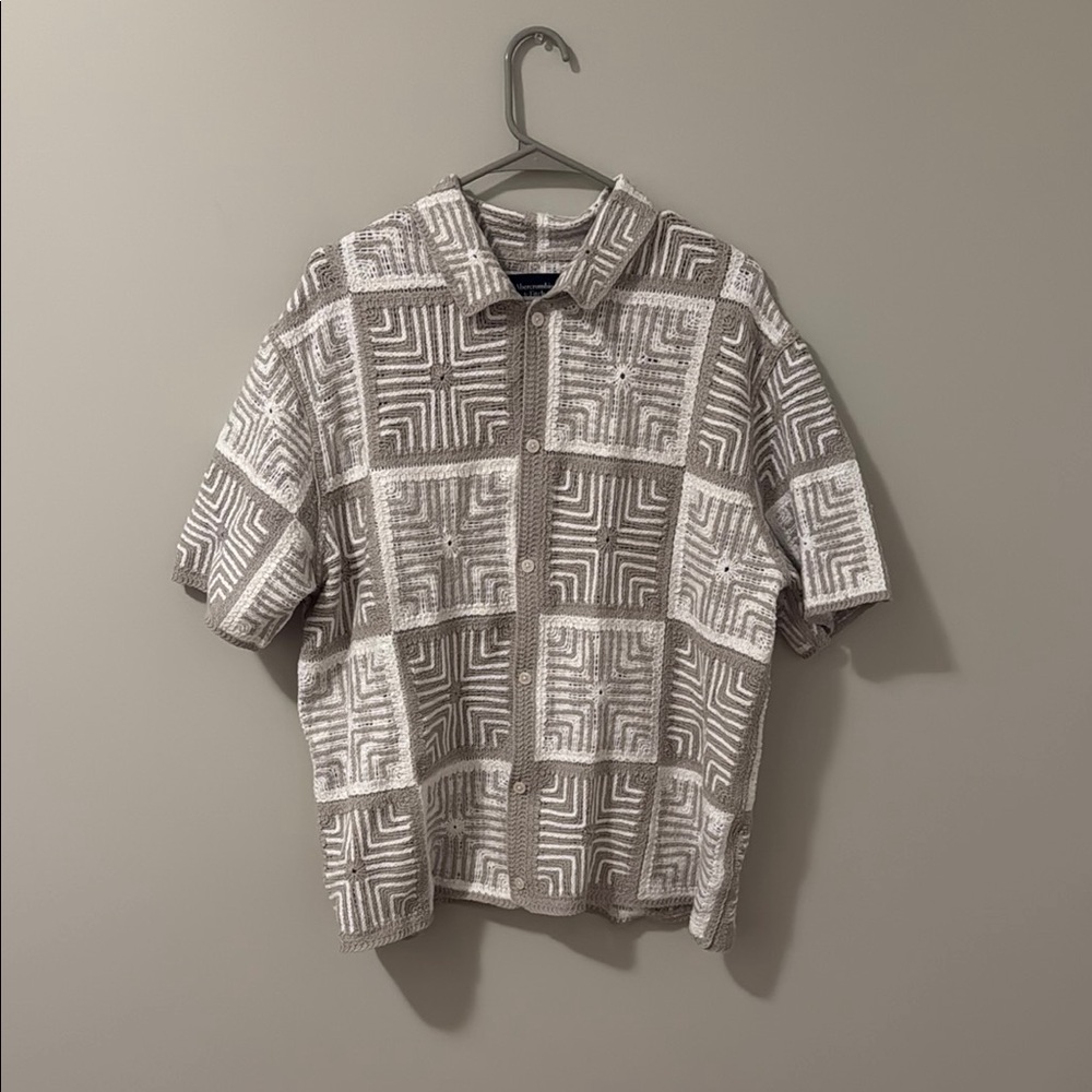Abercrombie & Fitch Gray Casual Button Down Shirt with Geometric Pattern